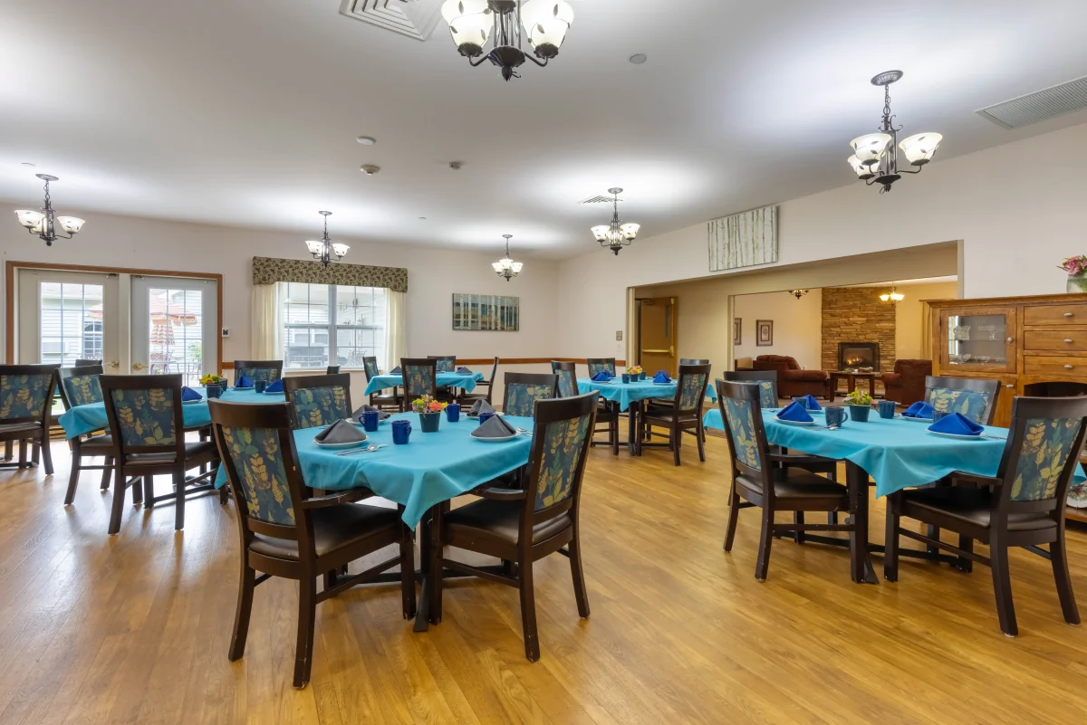 https://www.jaybirdseniorliving.com/wp-content/uploads/2023/12/Milestone_Senior_Living_Rhinelander_01_1200.webp