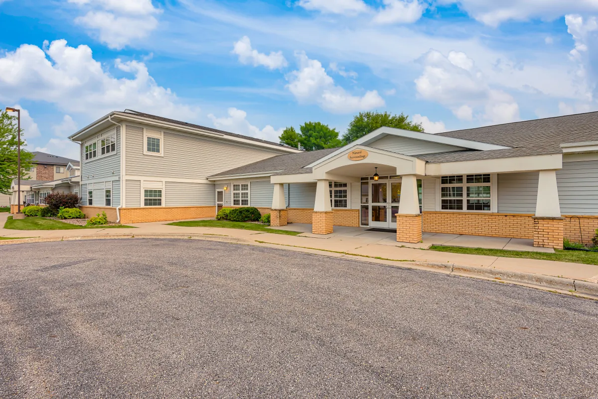 https://www.jaybirdseniorliving.com/wp-content/uploads/2025/09/01-AutumnGrace_118RavenCt_II-5581267_PHO-6.webp
