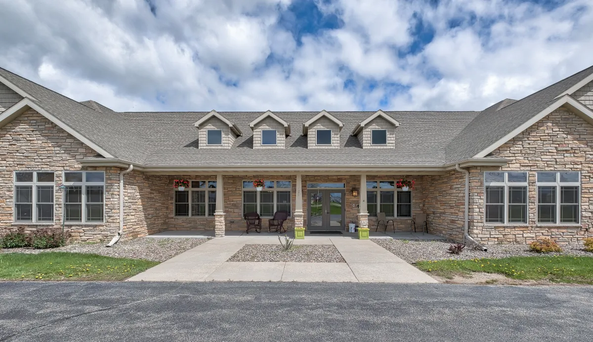 https://www.jaybirdseniorliving.com/wp-content/uploads/2025/09/01-Front-of-the-Community_795-Tarragon-Dr-Kaukauna-WI_Liberty-Square_RPI_II-102506-1.webp