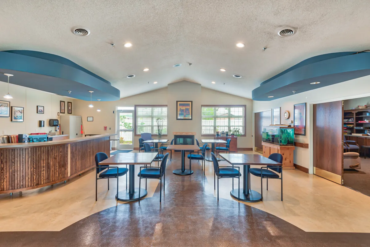 https://www.jaybirdseniorliving.com/wp-content/uploads/2025/09/02-AutumnGrace_118RavenCt_II-5581267_PHO-15.webp